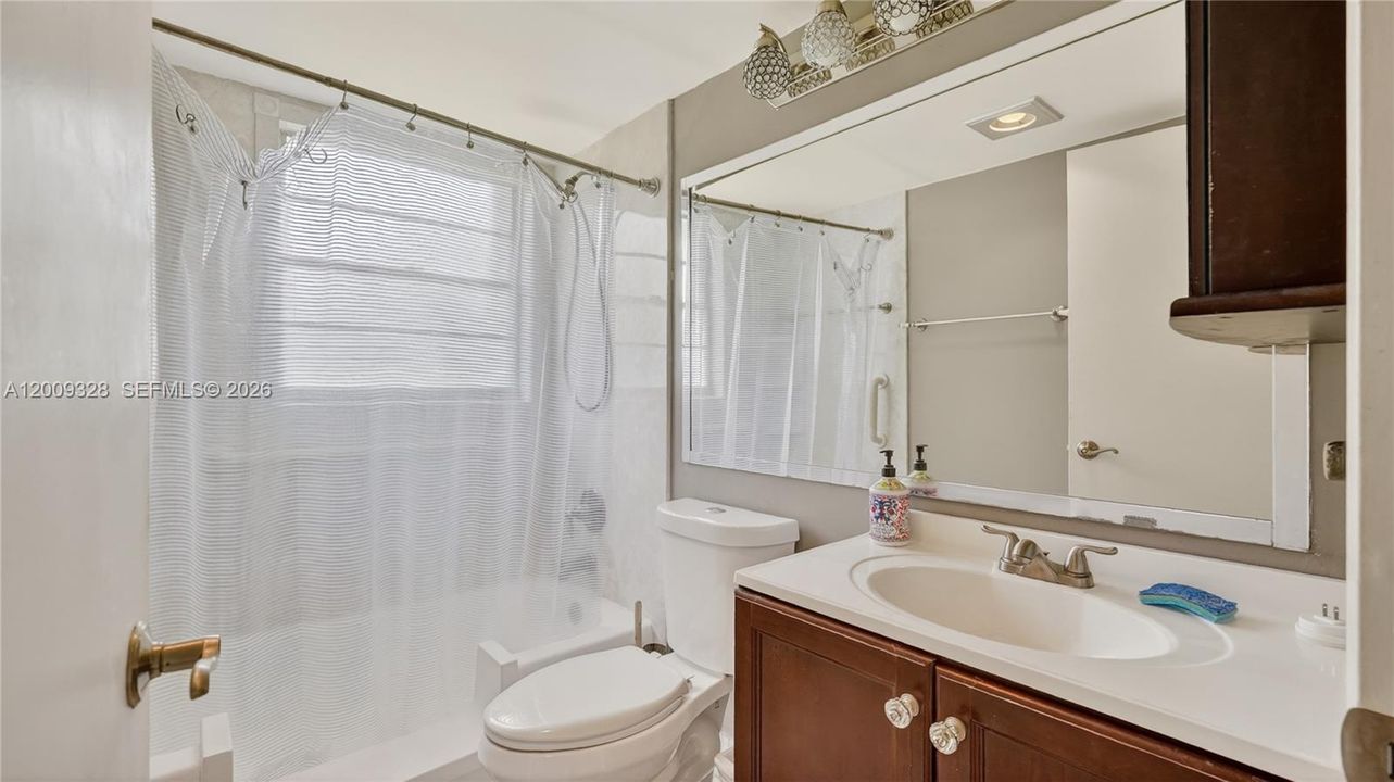 En Venta: $108,000 (2 camas, 1 baños, 840 Pies cuadrados)