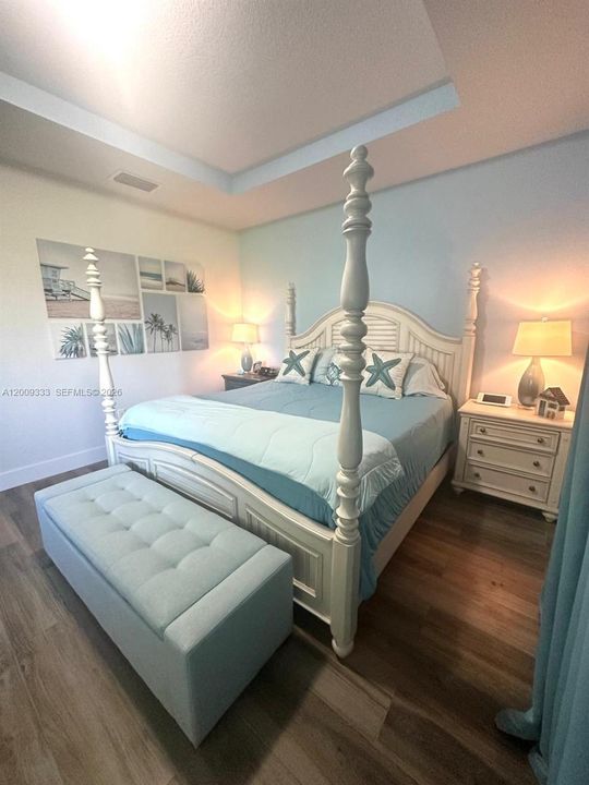 En Venta: $695,000 (4 camas, 2 baños, 2143 Pies cuadrados)