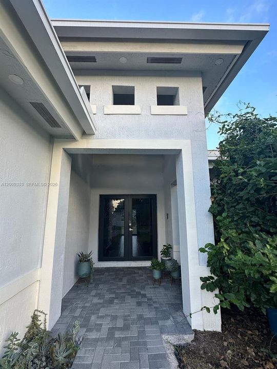 En Venta: $695,000 (4 camas, 2 baños, 2143 Pies cuadrados)