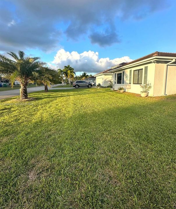 En Venta: $695,000 (4 camas, 2 baños, 2143 Pies cuadrados)