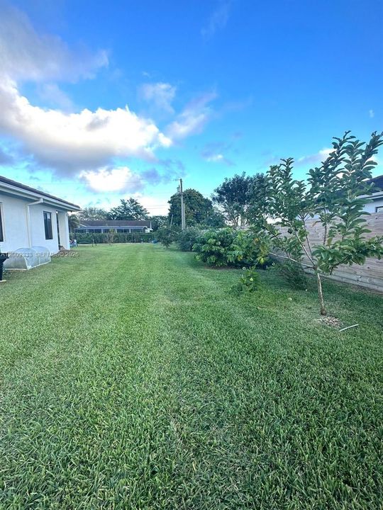 En Venta: $695,000 (4 camas, 2 baños, 2143 Pies cuadrados)