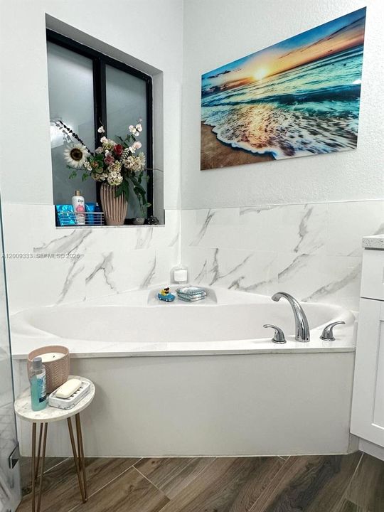 En Venta: $695,000 (4 camas, 2 baños, 2143 Pies cuadrados)