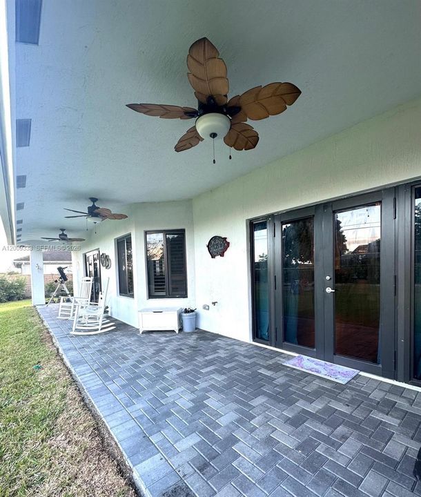 En Venta: $695,000 (4 camas, 2 baños, 2143 Pies cuadrados)