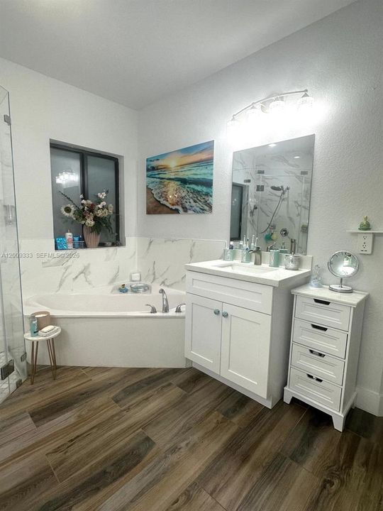 En Venta: $695,000 (4 camas, 2 baños, 2143 Pies cuadrados)