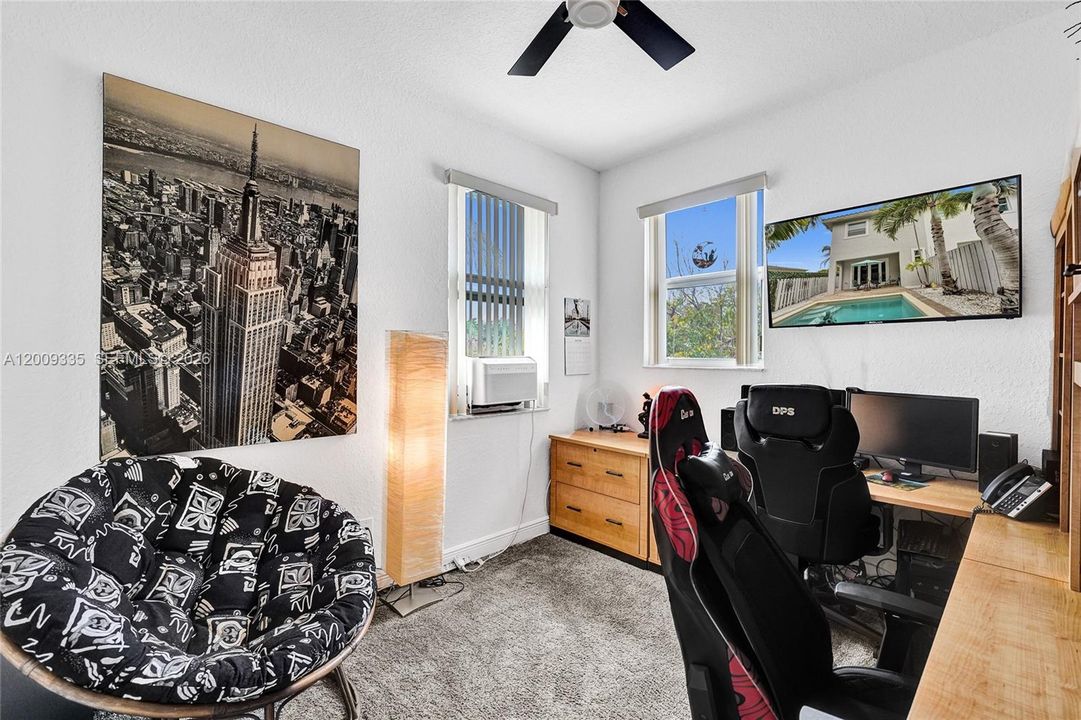En Venta: $599,000 (3 camas, 2 baños, 2118 Pies cuadrados)