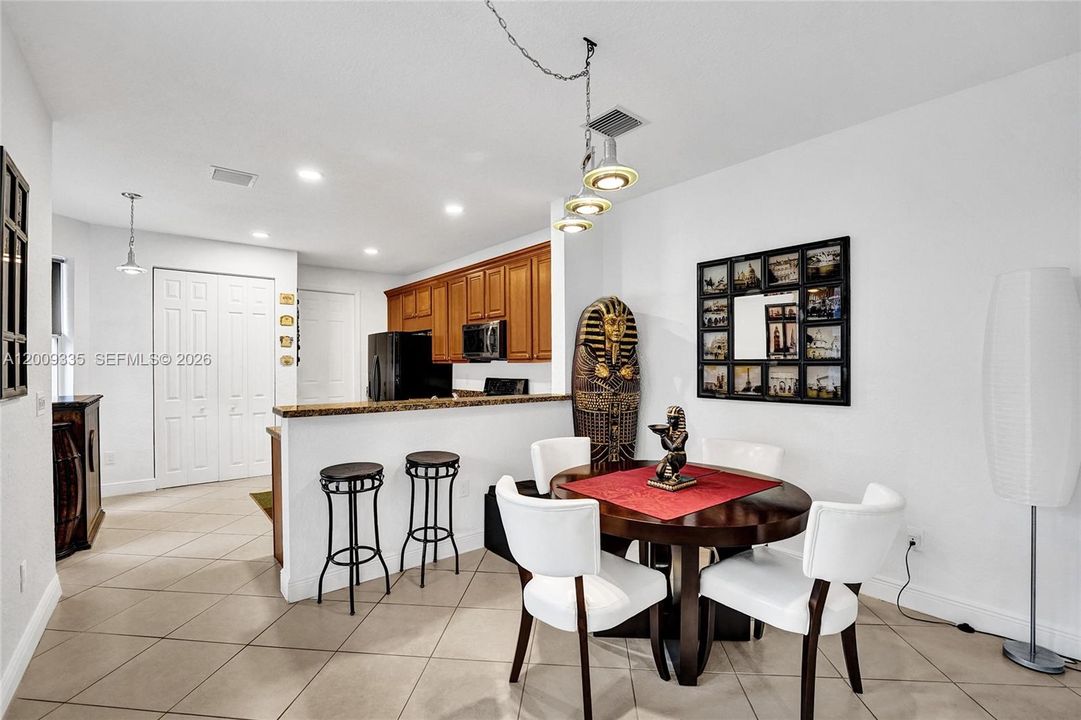 En Venta: $599,000 (3 camas, 2 baños, 2118 Pies cuadrados)