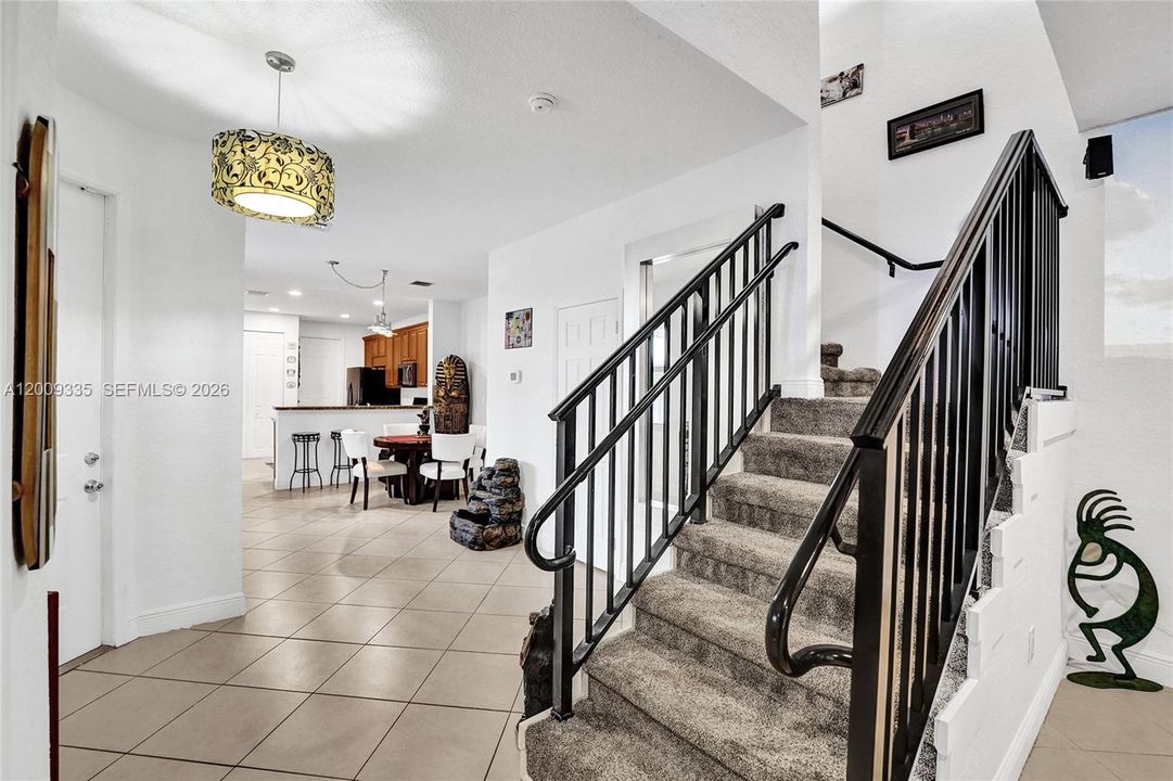 En Venta: $599,000 (3 camas, 2 baños, 2118 Pies cuadrados)