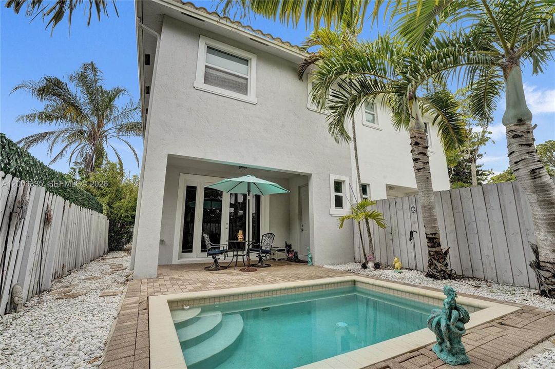 En Venta: $599,000 (3 camas, 2 baños, 2118 Pies cuadrados)