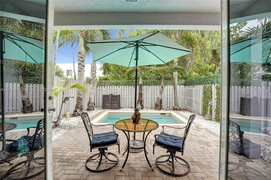 En Venta: $599,000 (3 camas, 2 baños, 2118 Pies cuadrados)