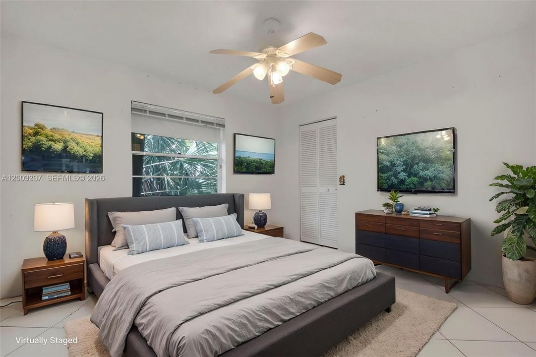For Sale: $829,900 (4 beds, 2 baths, 2425 Square Feet)