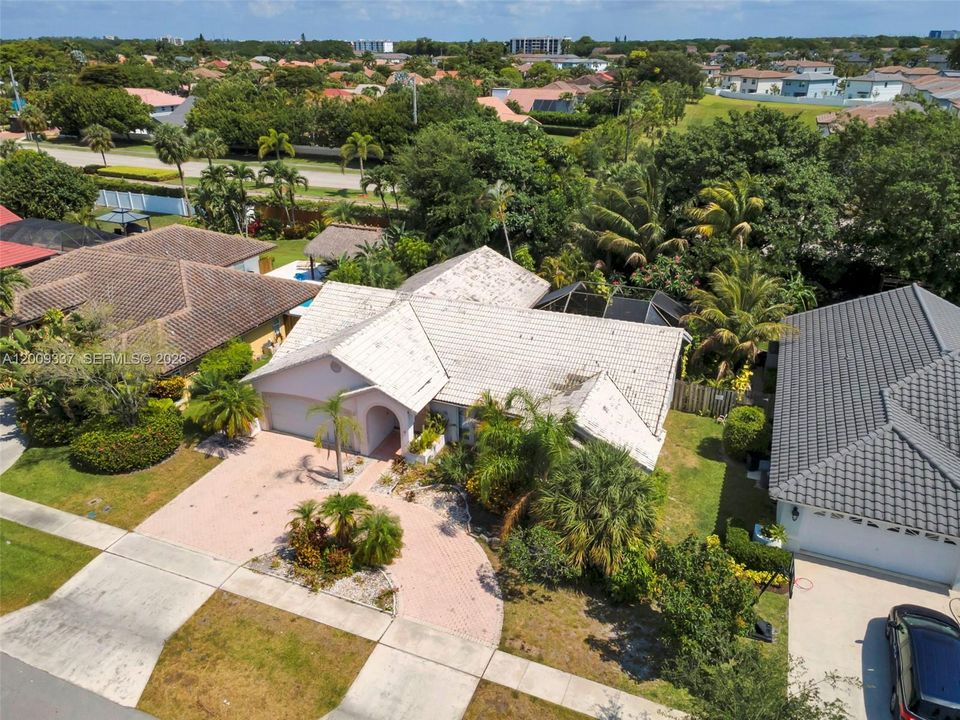 For Sale: $829,900 (4 beds, 2 baths, 2425 Square Feet)