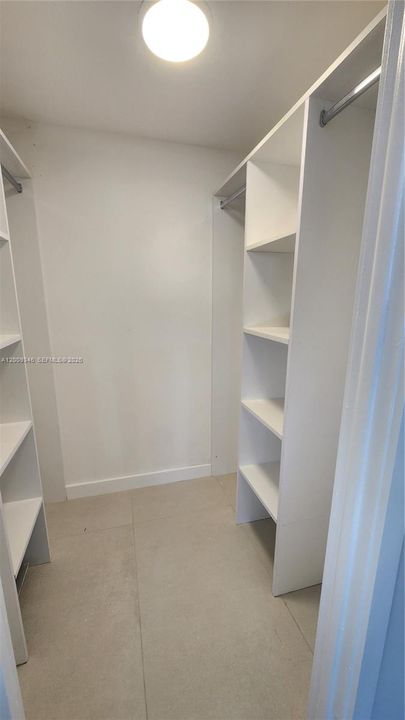Active With Contract: $140,000 (2 beds, 2 baths, 850 Square Feet)