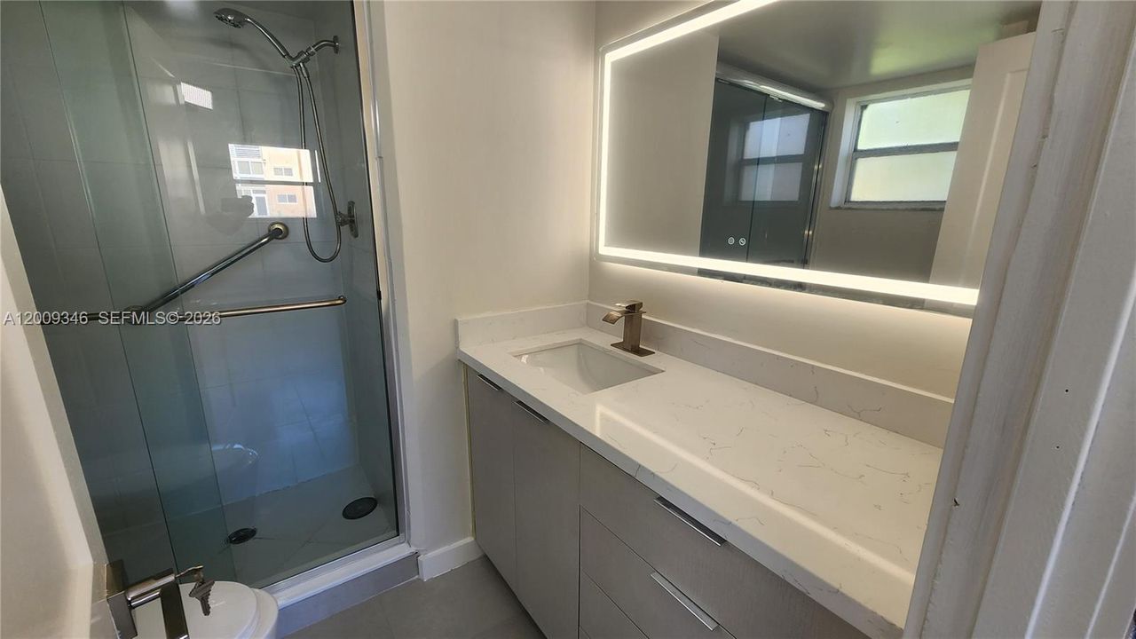 Active With Contract: $140,000 (2 beds, 2 baths, 850 Square Feet)