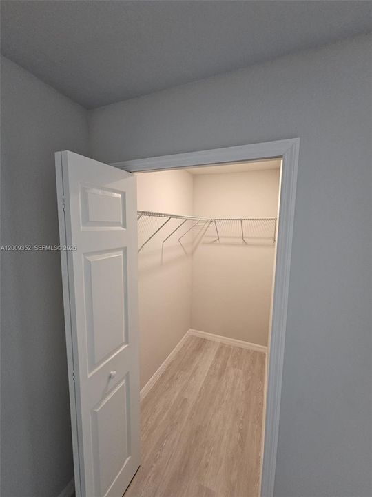 Active With Contract: $1,600 (3 beds, 2 baths, 1272 Square Feet)