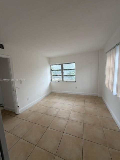 For Sale: $195,000 (2 beds, 1 baths, 820 Square Feet)