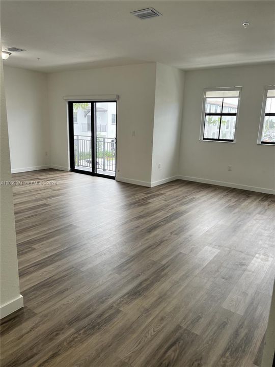 В аренду: $2,600 (2 спален, 2 ванн, 1486 Квадратных фут)