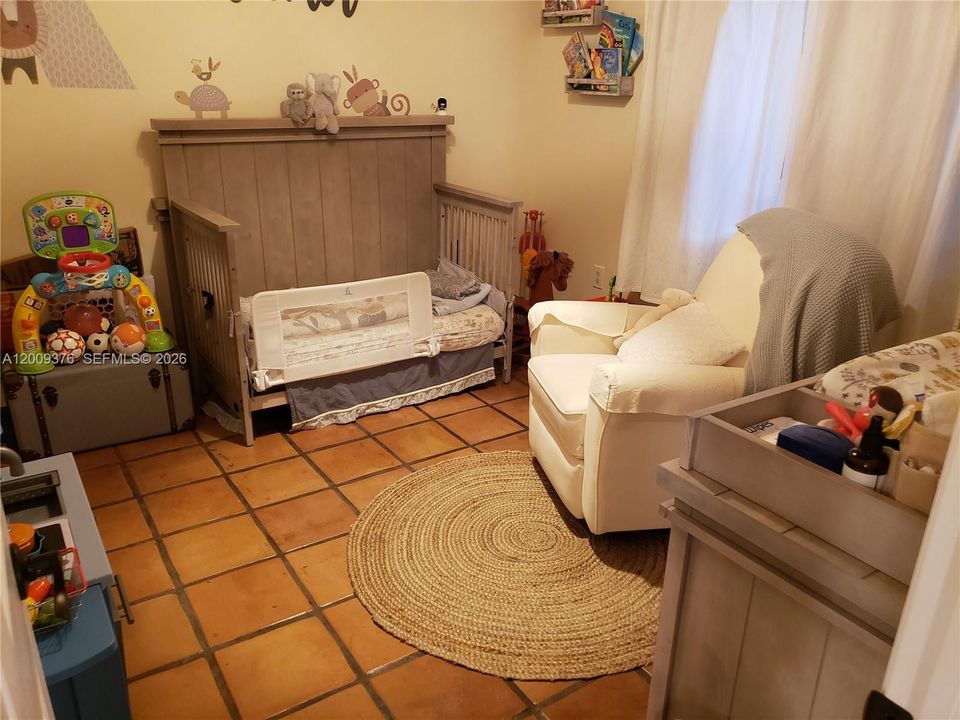 Под контрактом: $2,800 (2 спален, 2 ванн, 1080 Квадратных фут)