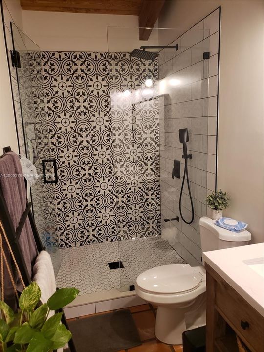 Под контрактом: $2,800 (2 спален, 2 ванн, 1080 Квадратных фут)