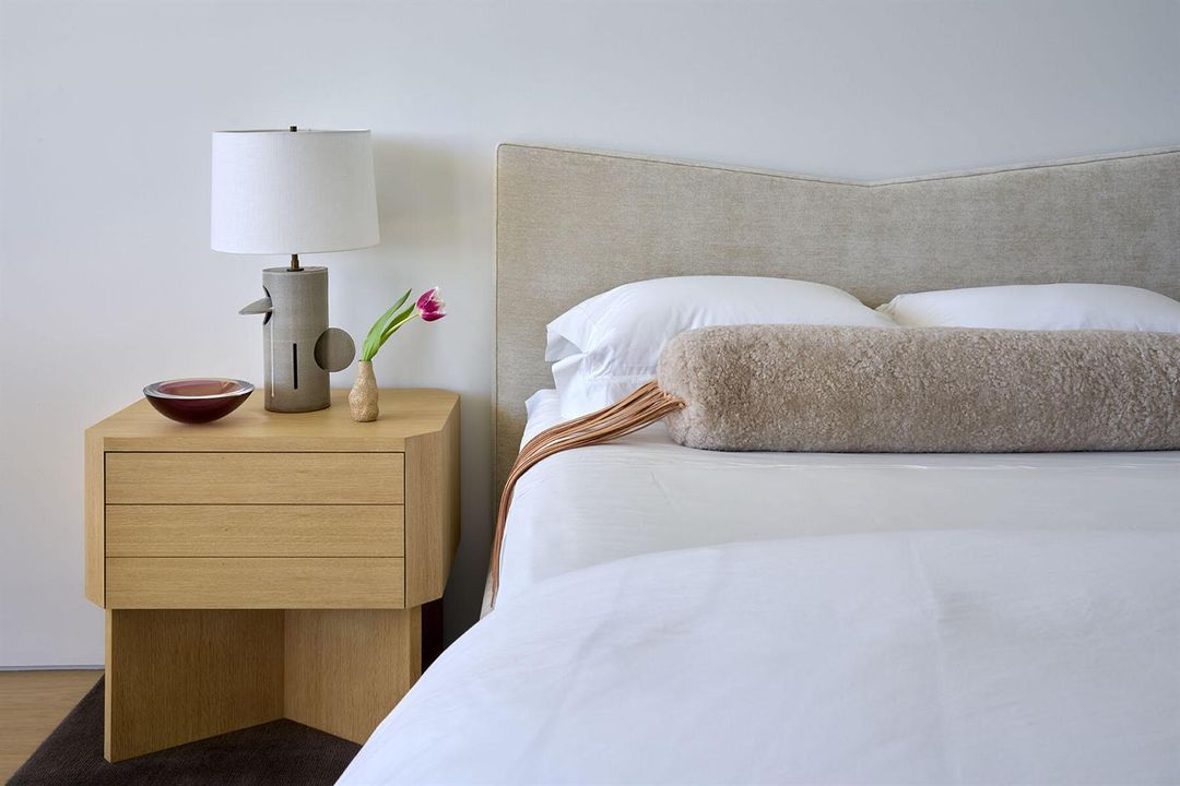 15 - guest bedroom