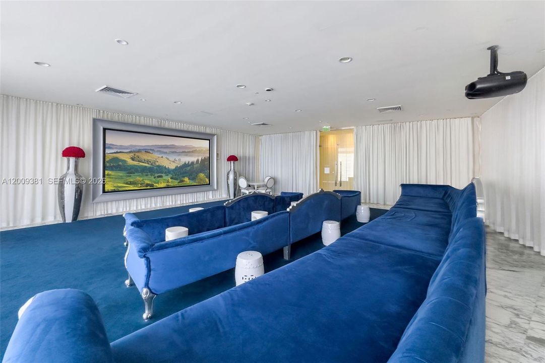 For Sale: $1,890,000 (3 beds, 2 baths, 1977 Square Feet)