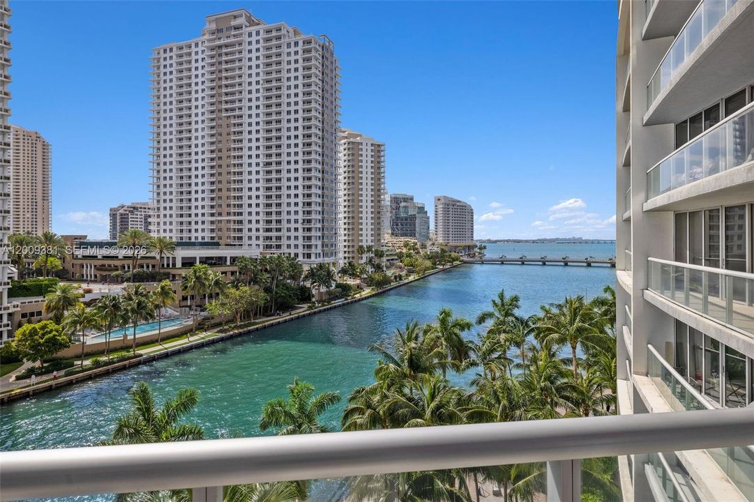 For Sale: $1,890,000 (3 beds, 2 baths, 1977 Square Feet)