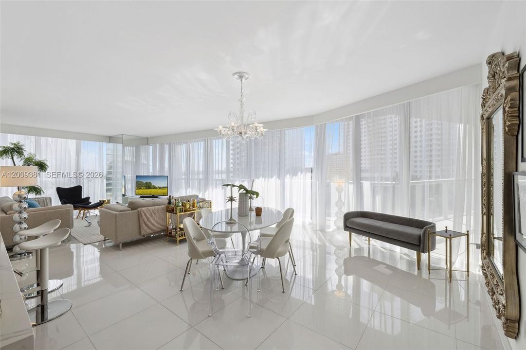 For Sale: $1,890,000 (3 beds, 2 baths, 1977 Square Feet)