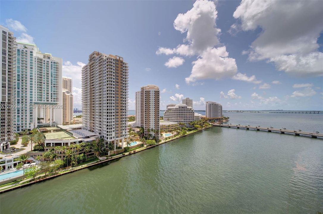 For Sale: $1,890,000 (3 beds, 2 baths, 1977 Square Feet)