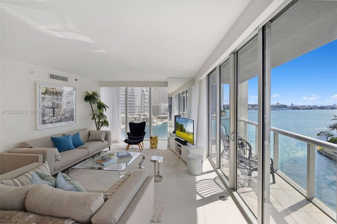 For Sale: $1,890,000 (3 beds, 2 baths, 1977 Square Feet)