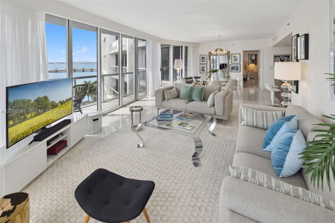 For Sale: $1,890,000 (3 beds, 2 baths, 1977 Square Feet)