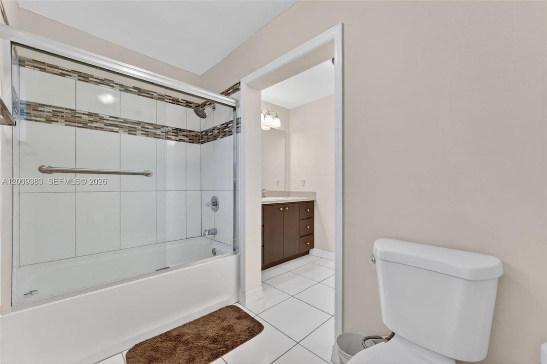 На продажу: $899,999 (5 спален, 3 ванн, 3316 Квадратных фут)