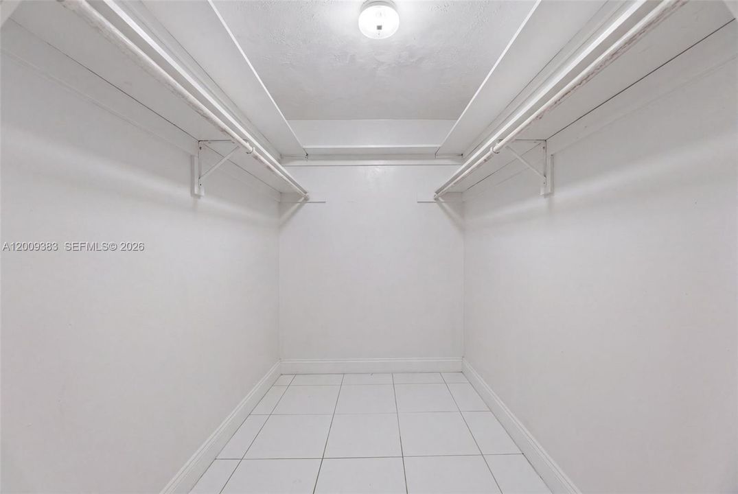 На продажу: $899,999 (5 спален, 3 ванн, 3316 Квадратных фут)