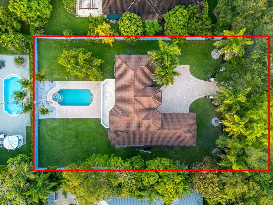 Active With Contract: $2,499,900 (5 beds, 4 baths, 3674 Square Feet)