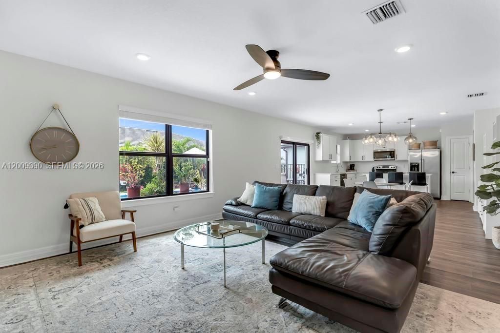 For Sale: $725,000 (5 beds, 3 baths, 2299 Square Feet)