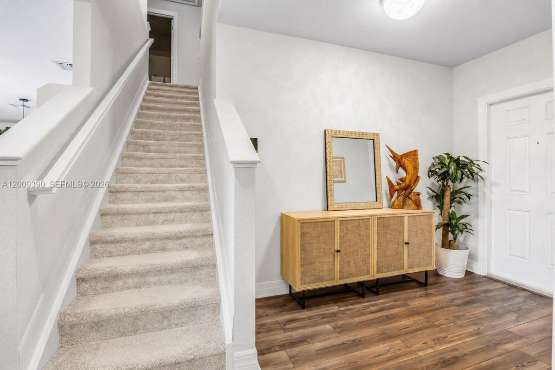 For Sale: $725,000 (5 beds, 3 baths, 2299 Square Feet)
