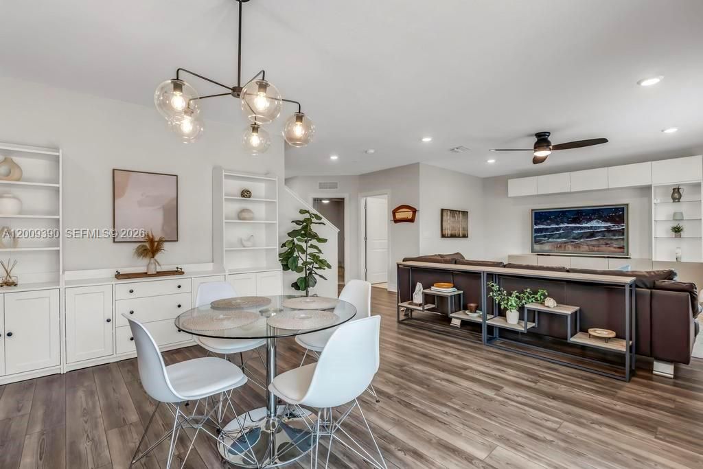 For Sale: $725,000 (5 beds, 3 baths, 2299 Square Feet)