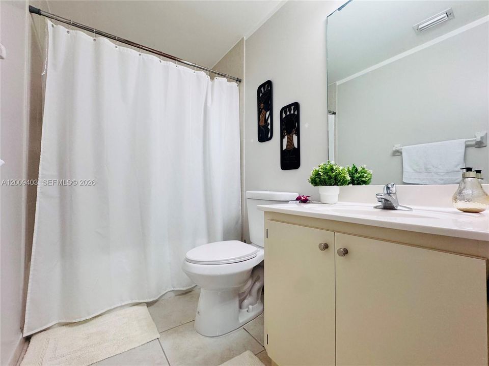 Active With Contract: $384,990 (3 beds, 2 baths, 1109 Square Feet)