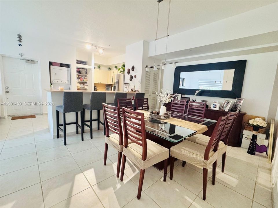 Active With Contract: $384,990 (3 beds, 2 baths, 1109 Square Feet)