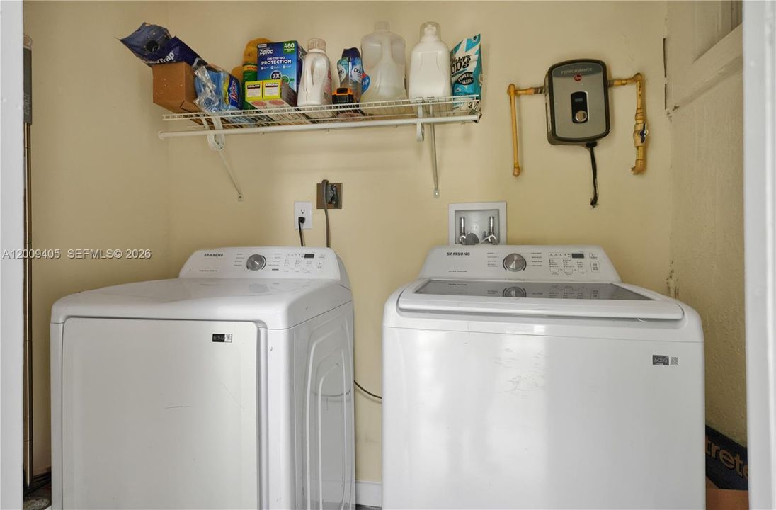 Active With Contract: $449,000 (0 beds, 0 baths, 1012 Square Feet)