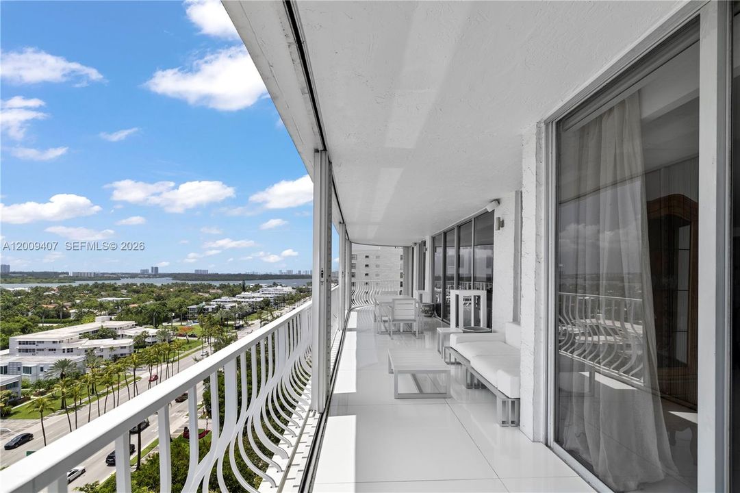 For Sale: $4,650,000 (5 beds, 5 baths, 3300 Square Feet)