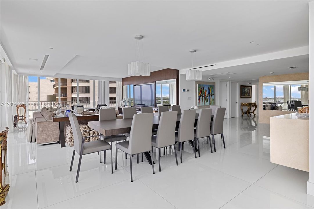 For Sale: $4,650,000 (5 beds, 5 baths, 3300 Square Feet)