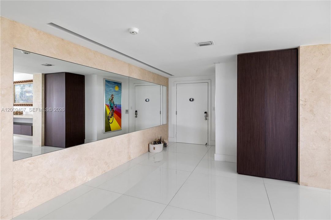 For Sale: $4,650,000 (5 beds, 5 baths, 3300 Square Feet)
