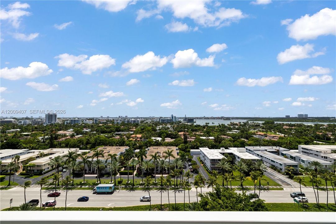 For Sale: $4,650,000 (5 beds, 5 baths, 3300 Square Feet)