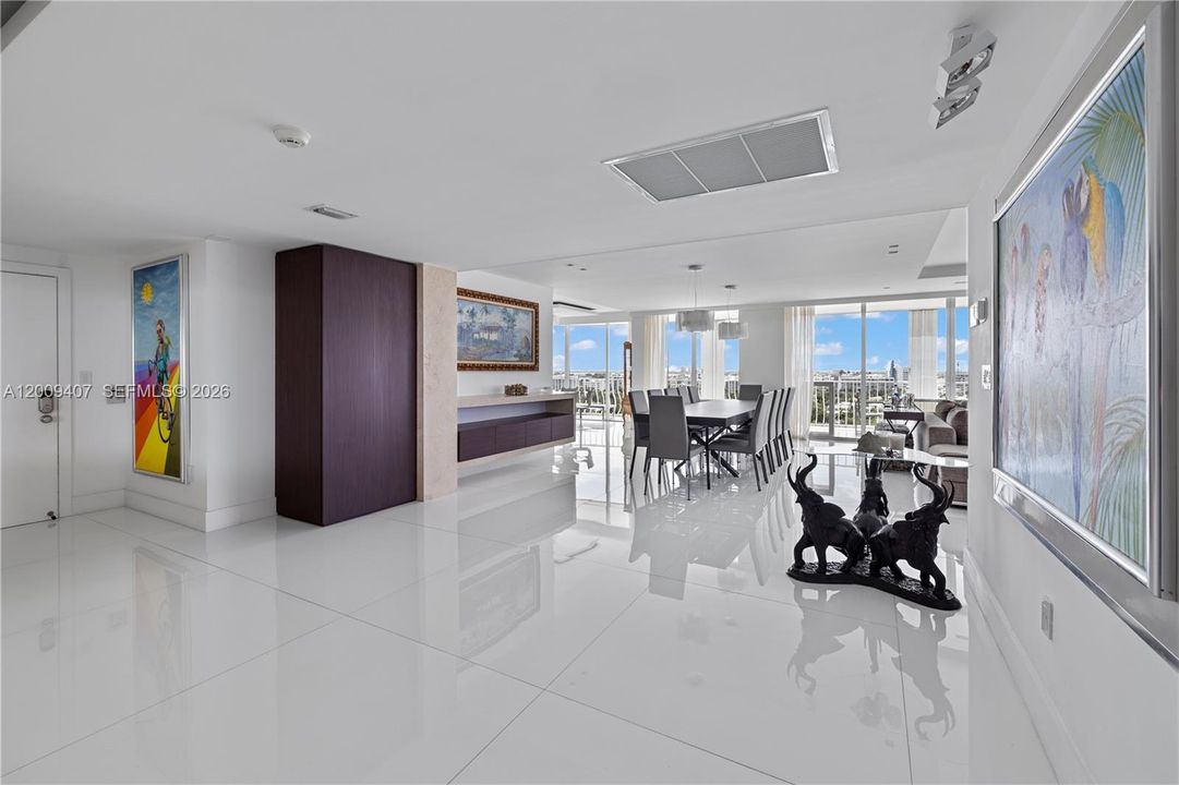 For Sale: $4,650,000 (5 beds, 5 baths, 3300 Square Feet)