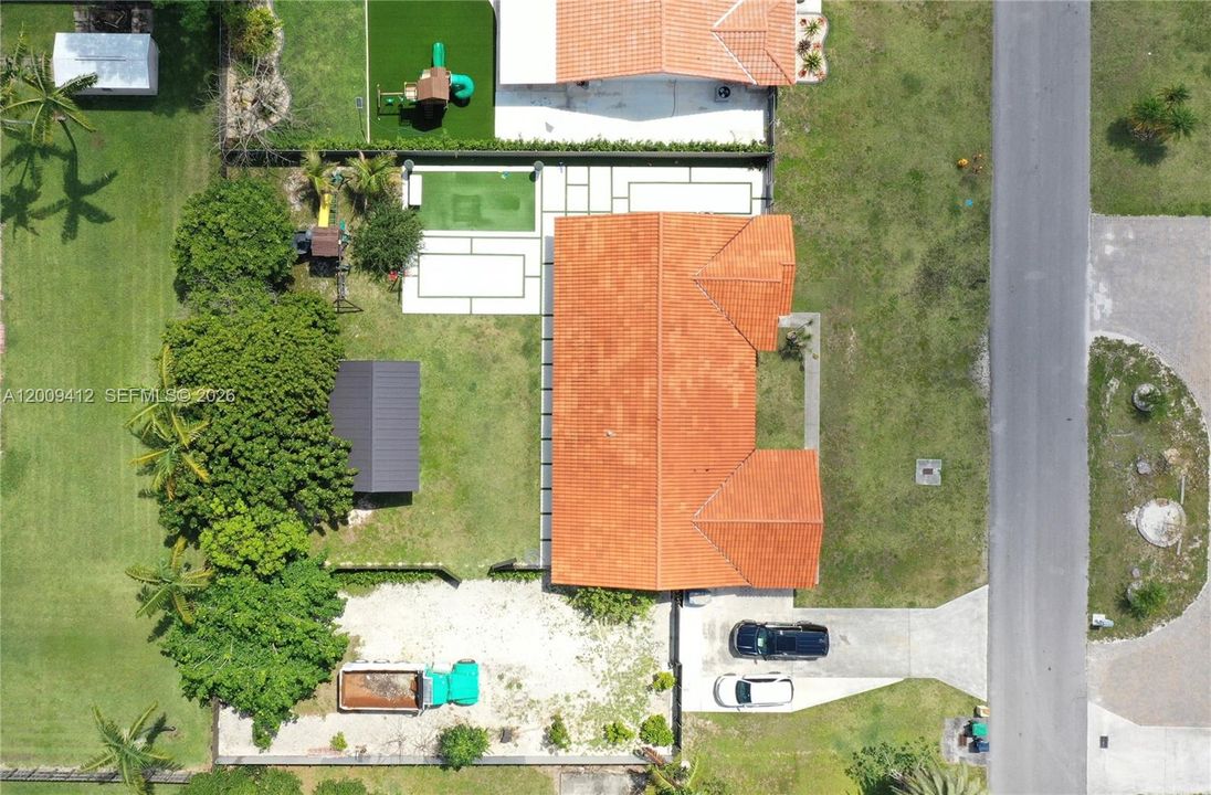 Activo con contrato: $719,000 (4 camas, 2 baños, 2086 Pies cuadrados)