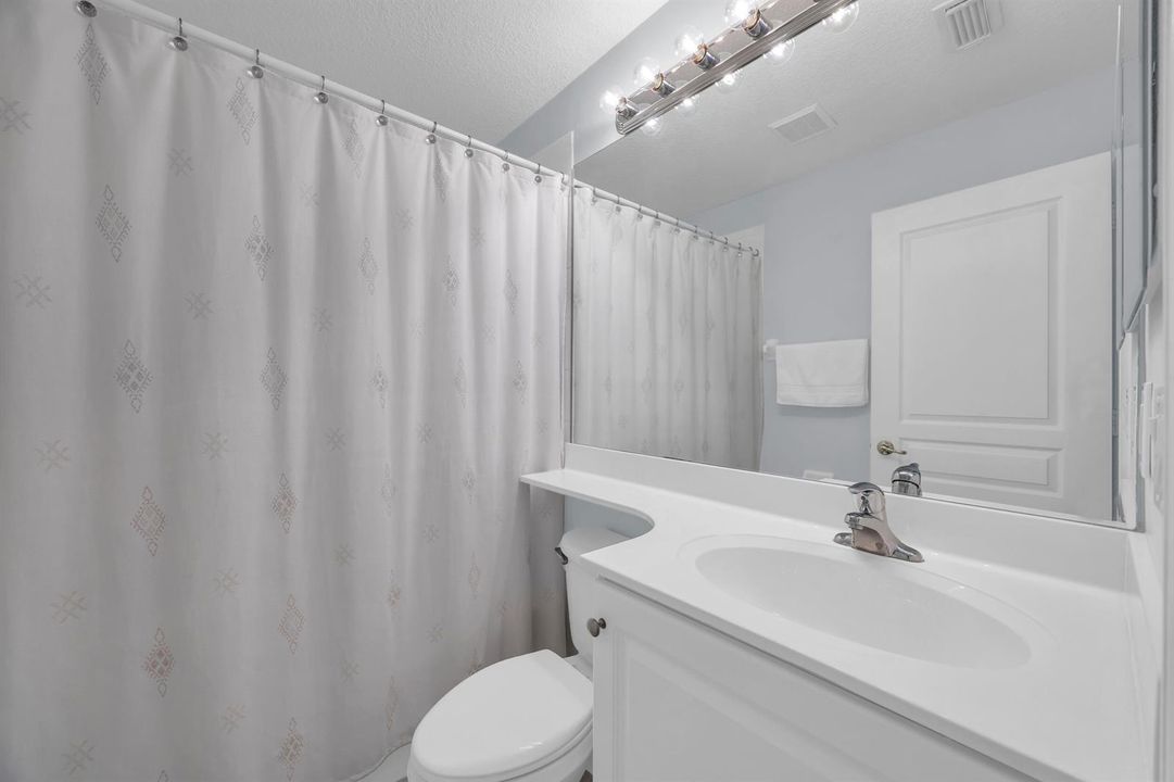 Guest/Main bath