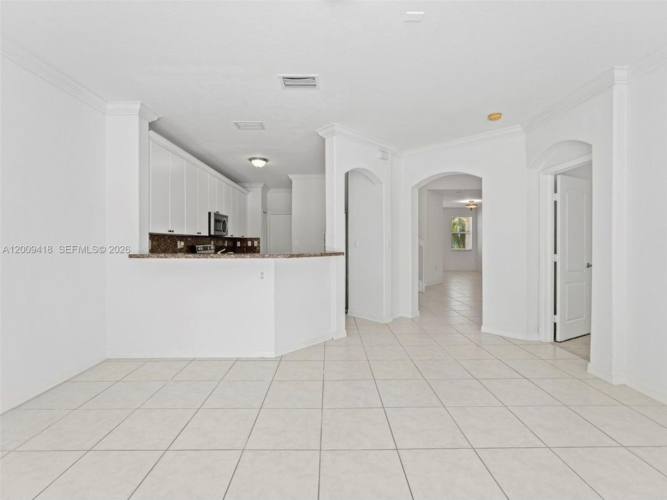 Vendido Recientemente: $700,000 (4 camas, 3 baños, 2171 Pies cuadrados)