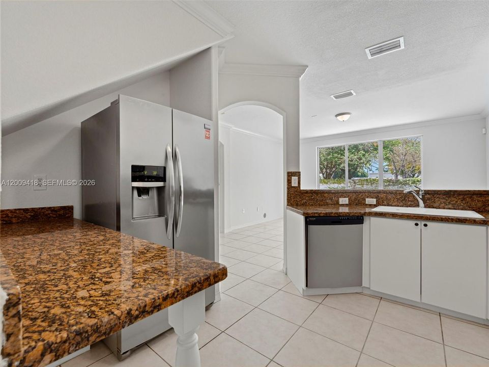 Vendido Recientemente: $700,000 (4 camas, 3 baños, 2171 Pies cuadrados)