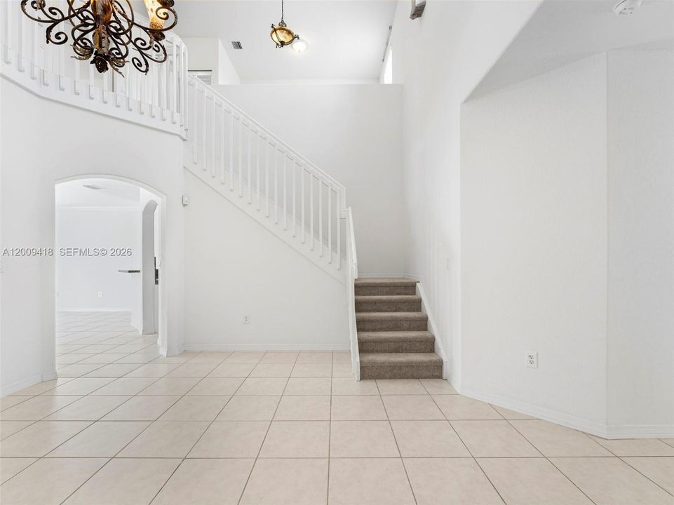 Vendido Recientemente: $700,000 (4 camas, 3 baños, 2171 Pies cuadrados)