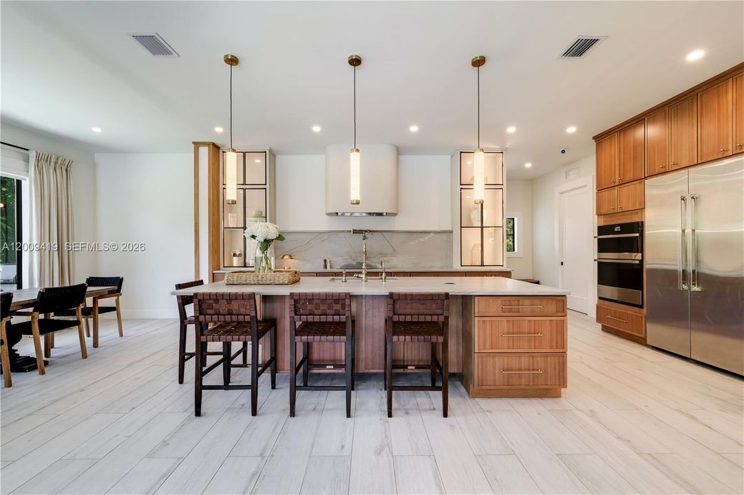 For Rent: $13,000 (6 beds, 4 baths, 3932 Square Feet)