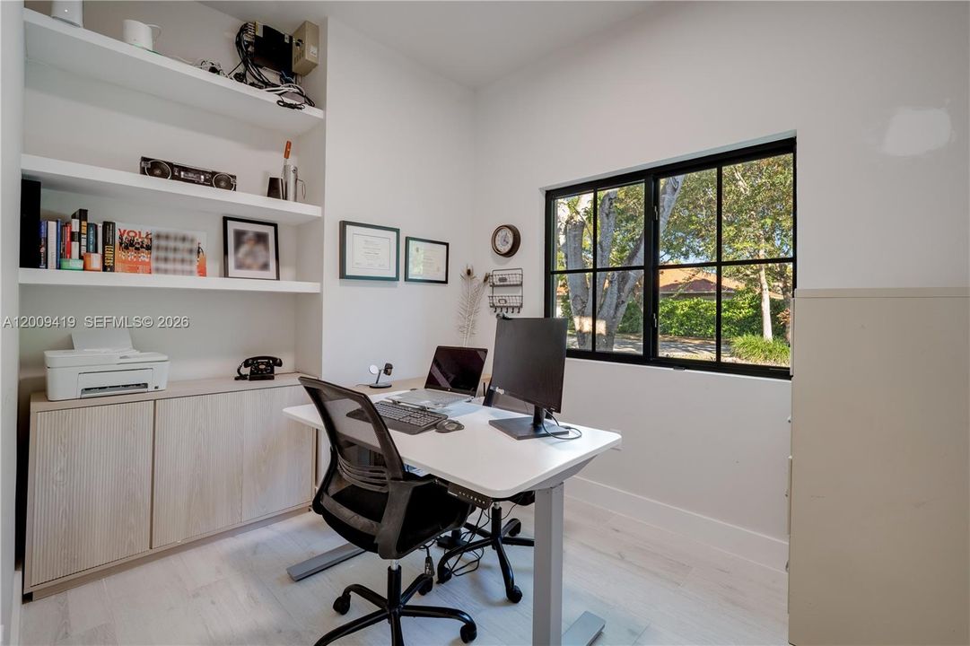For Rent: $13,000 (6 beds, 4 baths, 3932 Square Feet)